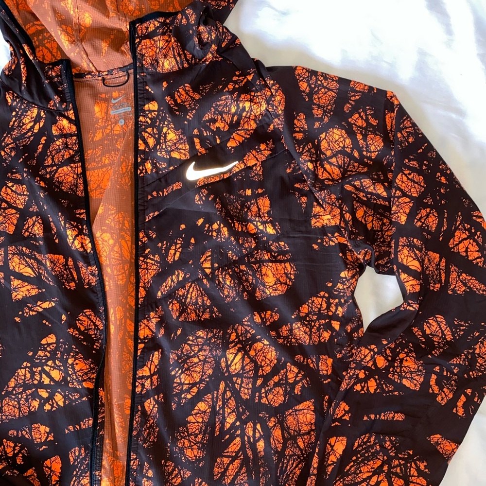 Men’s Nike Orange lightweight hooded jacket -Large